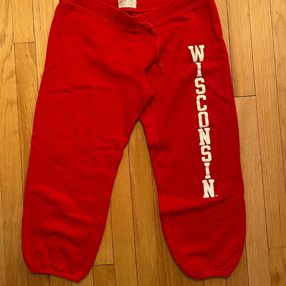 Wisconsin Badgers crop sweatpants, size XL